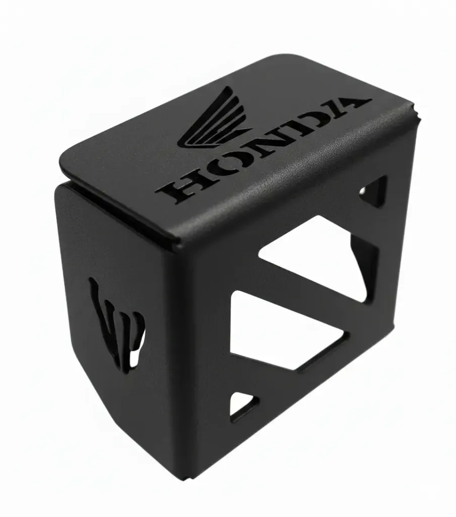[PHO0402006] PROTECTOR DEPOSITO TRASERO HONDA CB190R - CB300 - XR190 2.0 (Negro).webp