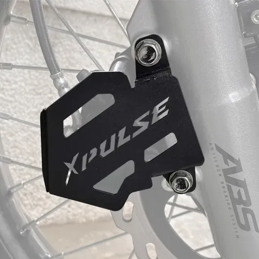 [PHE0526423] PROTECTOR CALIPER HERO XPULSE 200 4V (Negro).webp